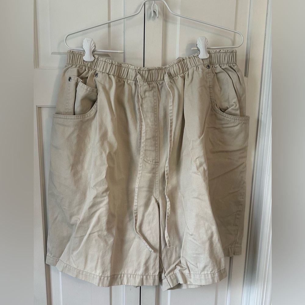 Chelsea Studio Elastic Waist Khaki Shorts Size 1XL